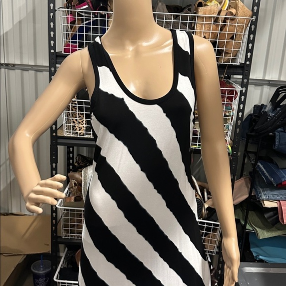 Calvin Klein size 4 Elegant Black Dress and white striped A-Line Silhouette